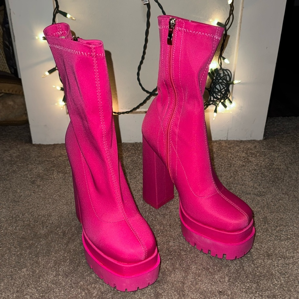 Stasia Vibrant Hot Pink Lug Sole Platform Bootie 7.5